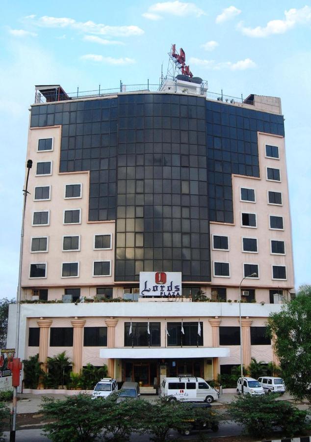 Hotel Lords Plaza Súrat Exteriér fotografie